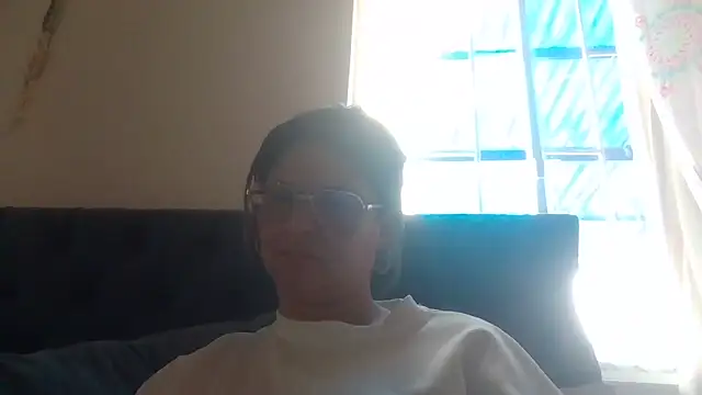 Jiwon Han online show from May 2026 08:05:02 PM