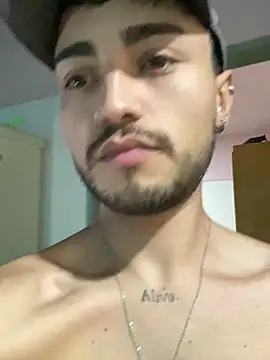 Snapshot of Lucasss2204 chatting on March 2026 05:44:01 AM Lucasss2204 online show from March 2026 05:44:01 AM