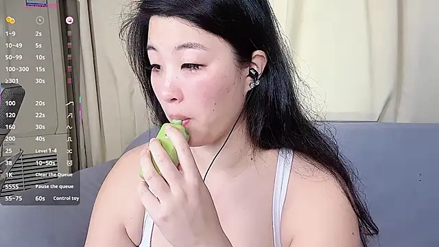 Tavie1744 online show from July 2026 11:15:01 PM
