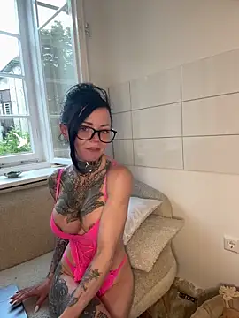 SkinnyLilly online show from May 2026 06:46:01 PM