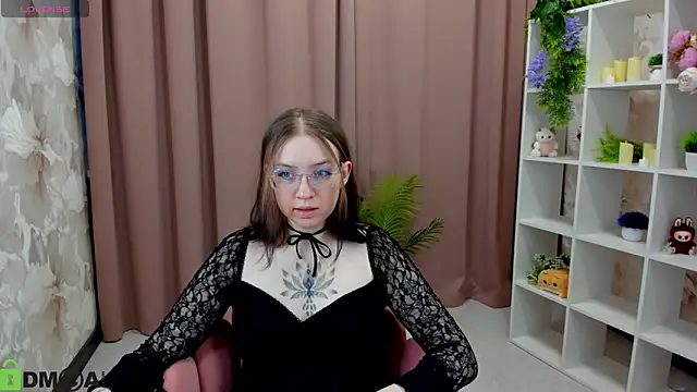 maxinemouse online show from March 2026 12:20:02 PM
