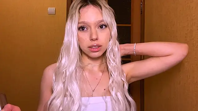 YawingSanguine online show from March 2026 07:08:02 PM