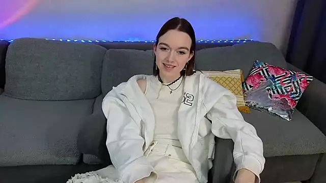 SunyLily online show from May 2026 06:40:02 AM