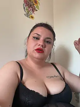 julietalovee online show from May 2026 04:25:02 PM