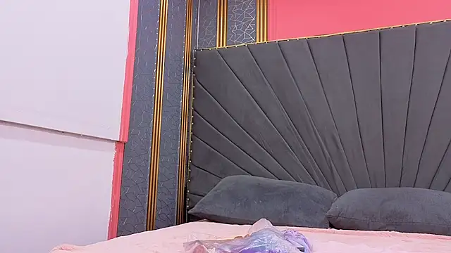 Kaely-Hot- online show from April 2026 02:07:01 PM