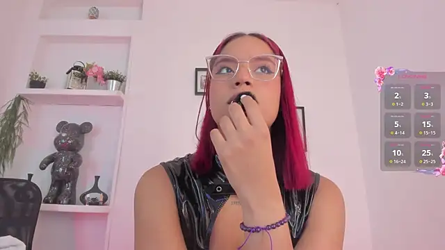 Im Scarlett  online show from April 2026 06:49:02 PM
