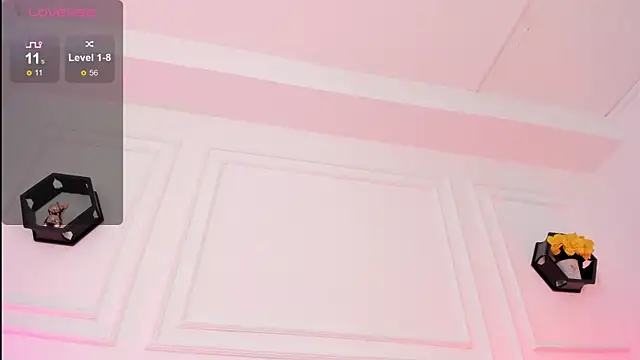 Im Scarlett  online show from July 2026 07:45:01 PM