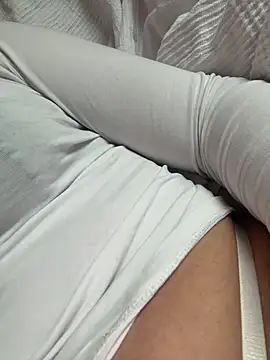 Snapshot of lena-smile683 chatting on April 2026 02:33:02 PM lena-smile683 online show from April 2026 02:33:02 PM