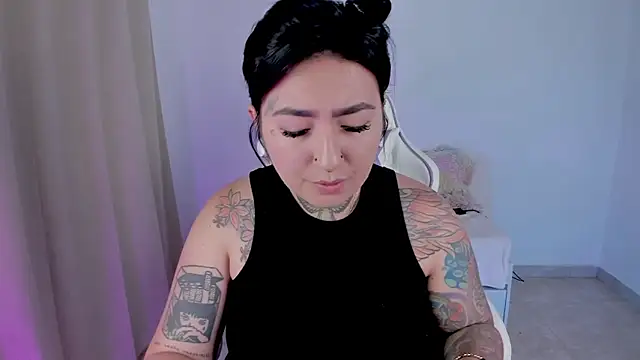 Snapshot of heeyy_kitty chatting on March 2026 02:34:01 PM heeyy kitty online show from March 2026 02:34:01 PM