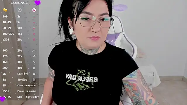 Snapshot of heeyy_kitty chatting on April 2026 02:47:01 PM heeyy kitty online show from April 2026 02:47:01 PM