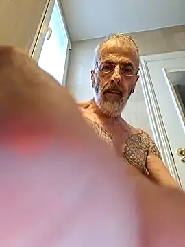 XXX666HEIL online show from May 2026 06:47:02 PM