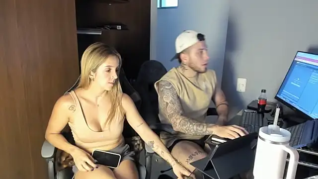 Snapshot of Dra-Dr-Fitness chatting on March 2026 11:11:02 PM Dra-Dr-Fitness online show from March 2026 11:11:02 PM