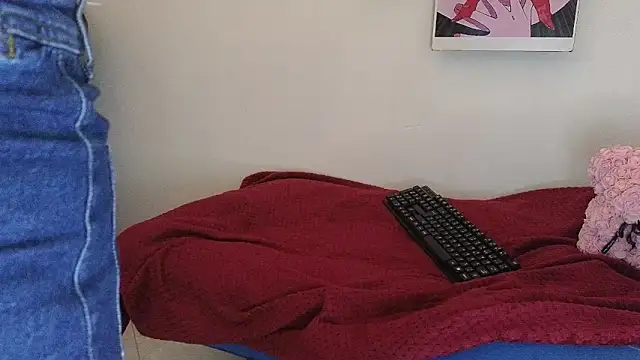 Caroline hernandes online show from April 2026 12:39:01 PM