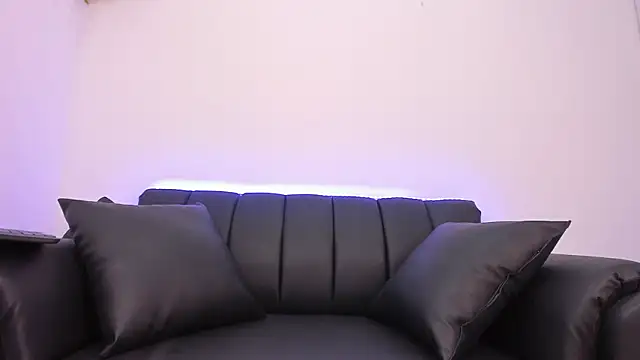 Dark Valentino  online show from March 2026 03:00:01 AM