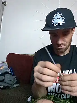 Snapshot of CirclingClass chatting on February 2025 12:50:01 PM CirclingClass online show from February 2025 12:50:01 PM