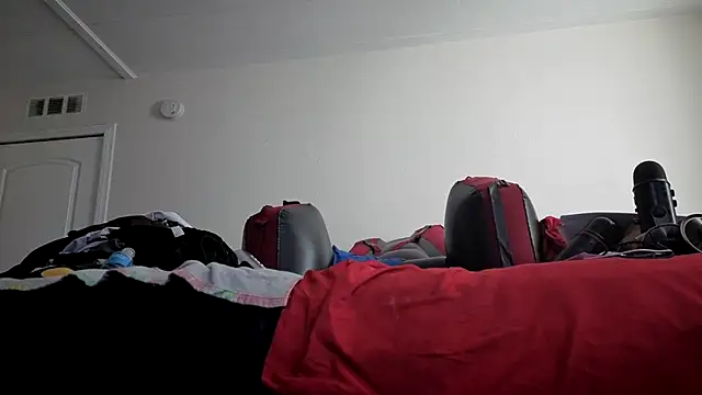 Snapshot of CirclingClass chatting on October 2025 11:20:02 PM CirclingClass online show from October 2025 11:20:02 PM