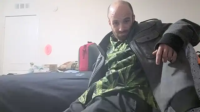 Snapshot of CirclingClass chatting on November 2025 12:06:02 PM CirclingClass online show from November 2025 12:06:02 PM