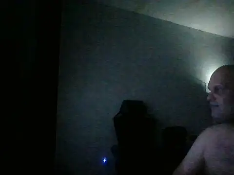 Snapshot of Heavy_RebellxX chatting on March 2026 04:17:02 AM Heavy RebellxX online show from March 2026 04:17:02 AM