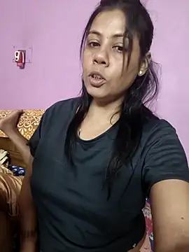 Snapshot of DRAMA__QUEEN chatting on June 2026 05:04:02 PM DRAMA QUEEN online show from June 2026 05:04:02 PM