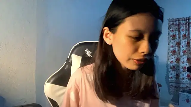 HenrietteRoses online show from March 2026 03:31:01 PM