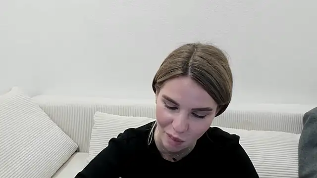 MollyCem online show from March 2026 03:28:02 PM