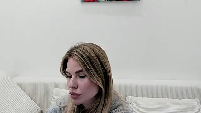 MollyCem online show from March 2026 04:24:02 PM