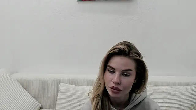 MollyCem online show from March 2026 06:44:01 PM