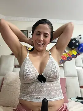 Snapshot of SamanthaWalker_ chatting on July 2026 01:23:02 AM SamanthaWalker online show from July 2026 01:23:02 AM