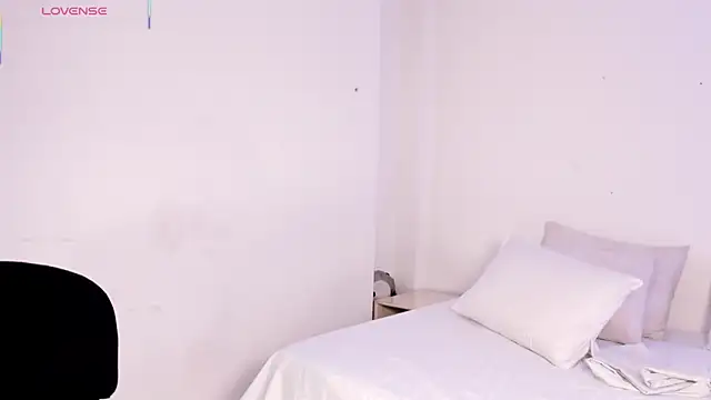 Eve-01 online show from April 2026 07:19:01 PM