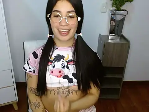 Lucy engel online show from March 2026 12:26:02 AM