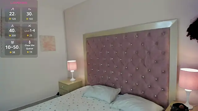 CoralineRed online show from June 2026 09:04:01 PM