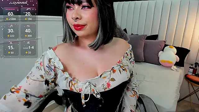 Snapshot of lil_la_skye chatting on March 2026 10:48:01 PM lil la skye online show from March 2026 10:48:01 PM