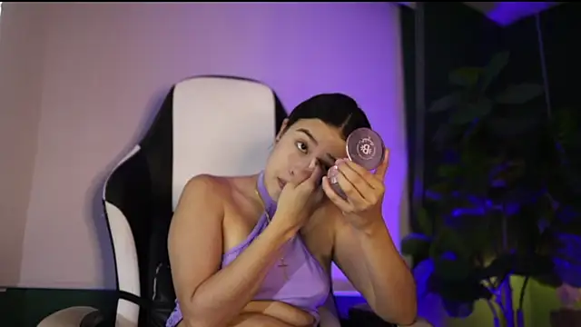 Danaa Rousee  online show from July 2026 05:45:01 PM