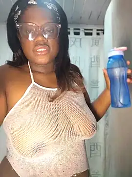YourLiaa  online show from May 2026 04:18:02 AM