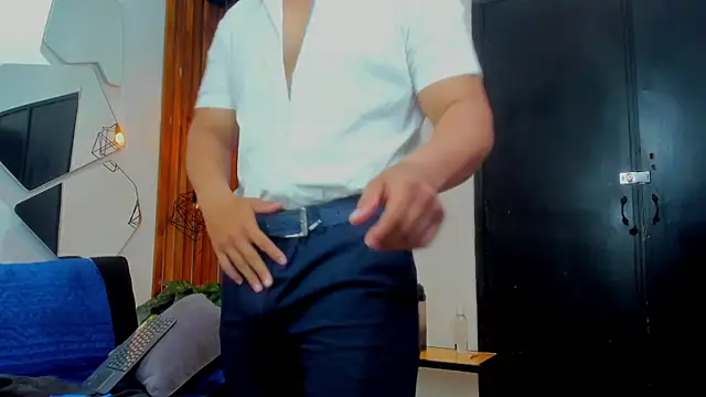 Snapshot of RomanCroft chatting on March 2026 12:05:03 PM RomanCroft online show from March 2026 12:05:03 PM