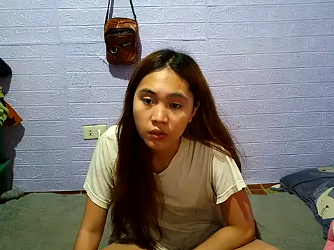 Snapshot of aina2003 chatting on June 2026 04:37:02 AM aina2003 online show from June 2026 04:37:02 AM