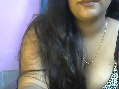 QUEEN-OF-QUEEN online show from July 2026 08:22:01 PM