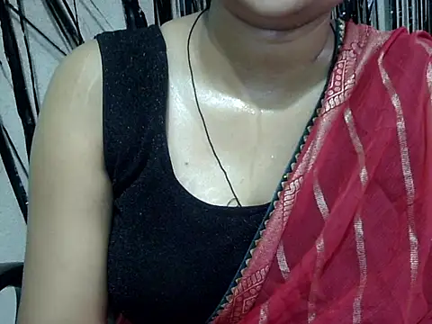 Snapshot of NayraG chatting on June 2026 09:14:02 AM NayraG online show from June 2026 09:14:02 AM