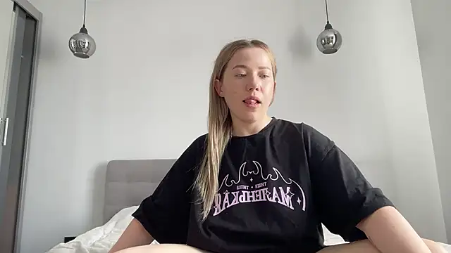 alyrasun online show from June 2026 12:22:01 PM