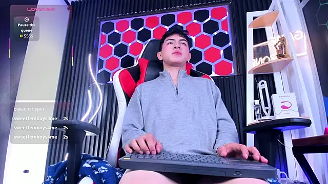 Cristopher Wild online show from June 2026 08:35:02 AM