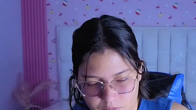 lucero s1 online show from April 2026 03:20:01 AM