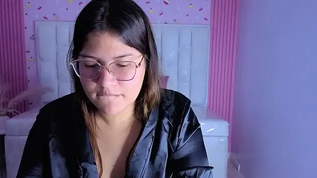 lucero s1 online show from April 2026 03:11:01 AM