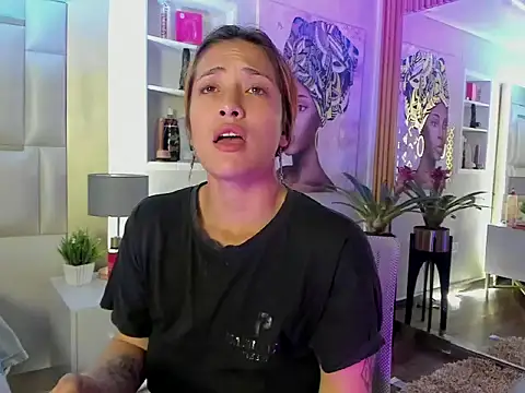 ZoeTaylorl online show from April 2026 01:05:02 PM