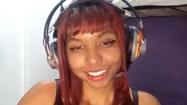 Snapshot of emilycloves chatting on March 2026 03:11:02 AM emilycloves online show from March 2026 03:11:02 AM