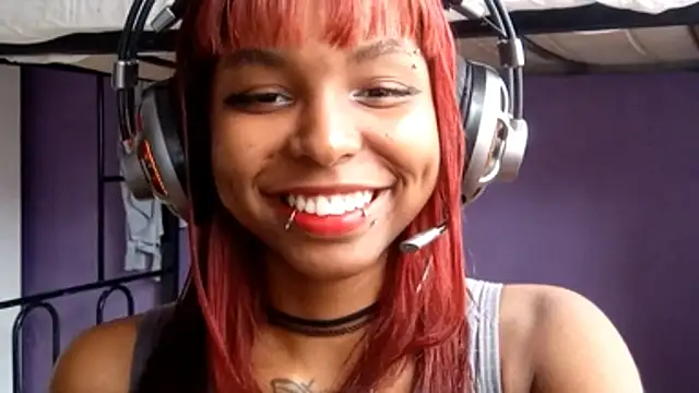 Snapshot of emilycloves chatting on March 2026 03:17:01 PM emilycloves online show from March 2026 03:17:01 PM