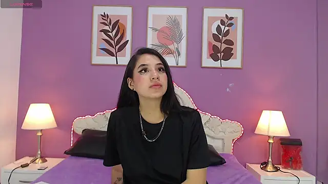 YayaQueen online show from June 2026 12:08:02 PM