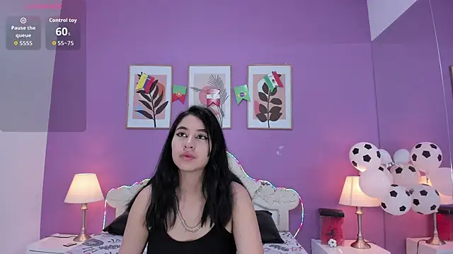 YayaQueen online show from July 2026 12:09:02 PM