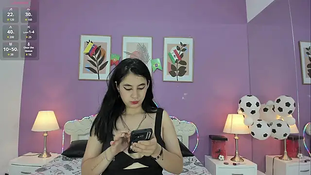 YayaQueen online show from July 2026 12:08:01 PM