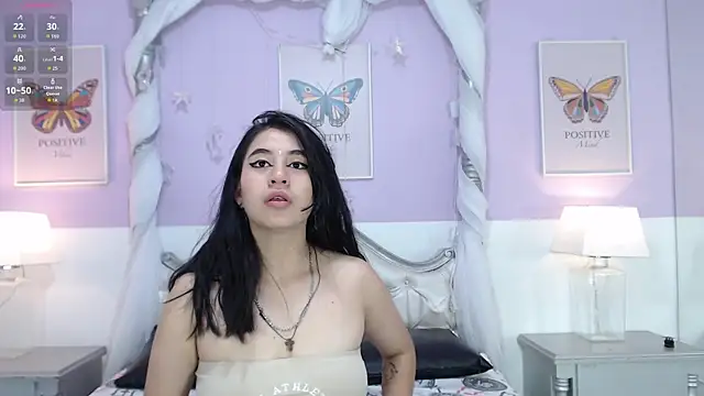 YayaQueen online show from July 2026 12:07:01 PM