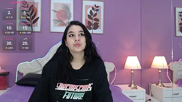 YayaQueen online show from July 2026 12:15:02 PM